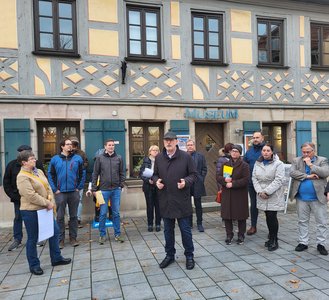 Bilder von der Verlegung der STOLPERSTEINE am 9. November in Zirndorf 